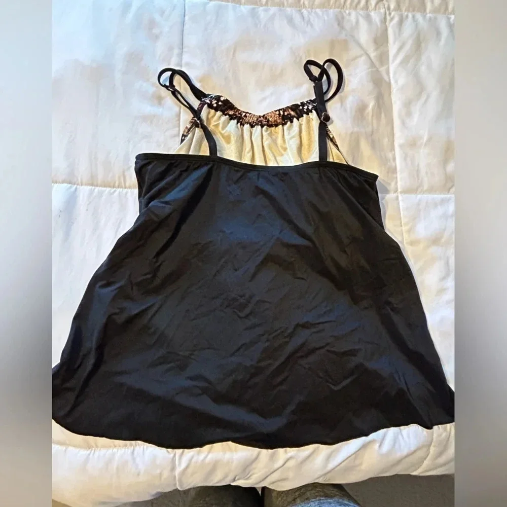 Miraclesuit Shoreline Tankini Top Size 12 Top Only - Picture 4 of 8
